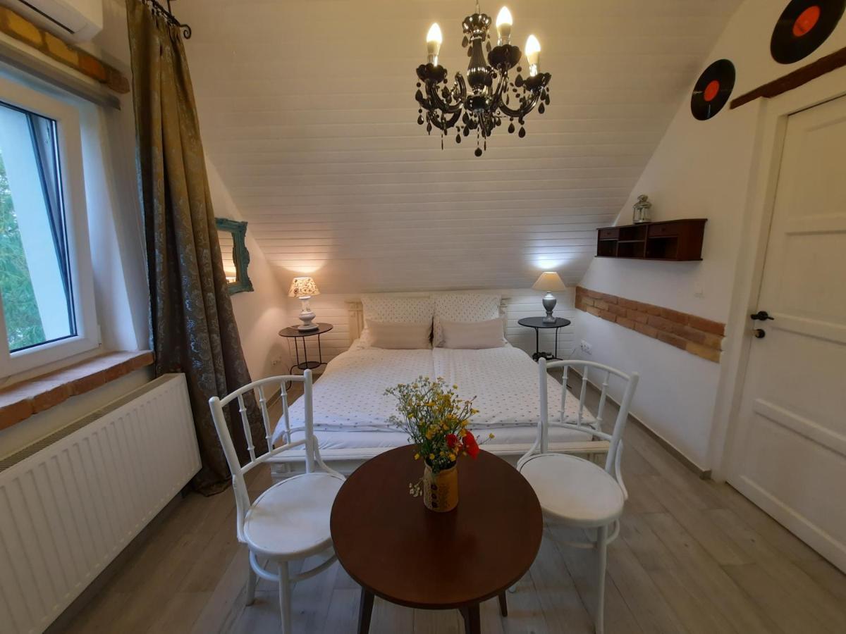 Piac Vendeghaz Hotell Kaptalantoti Exteriör bild