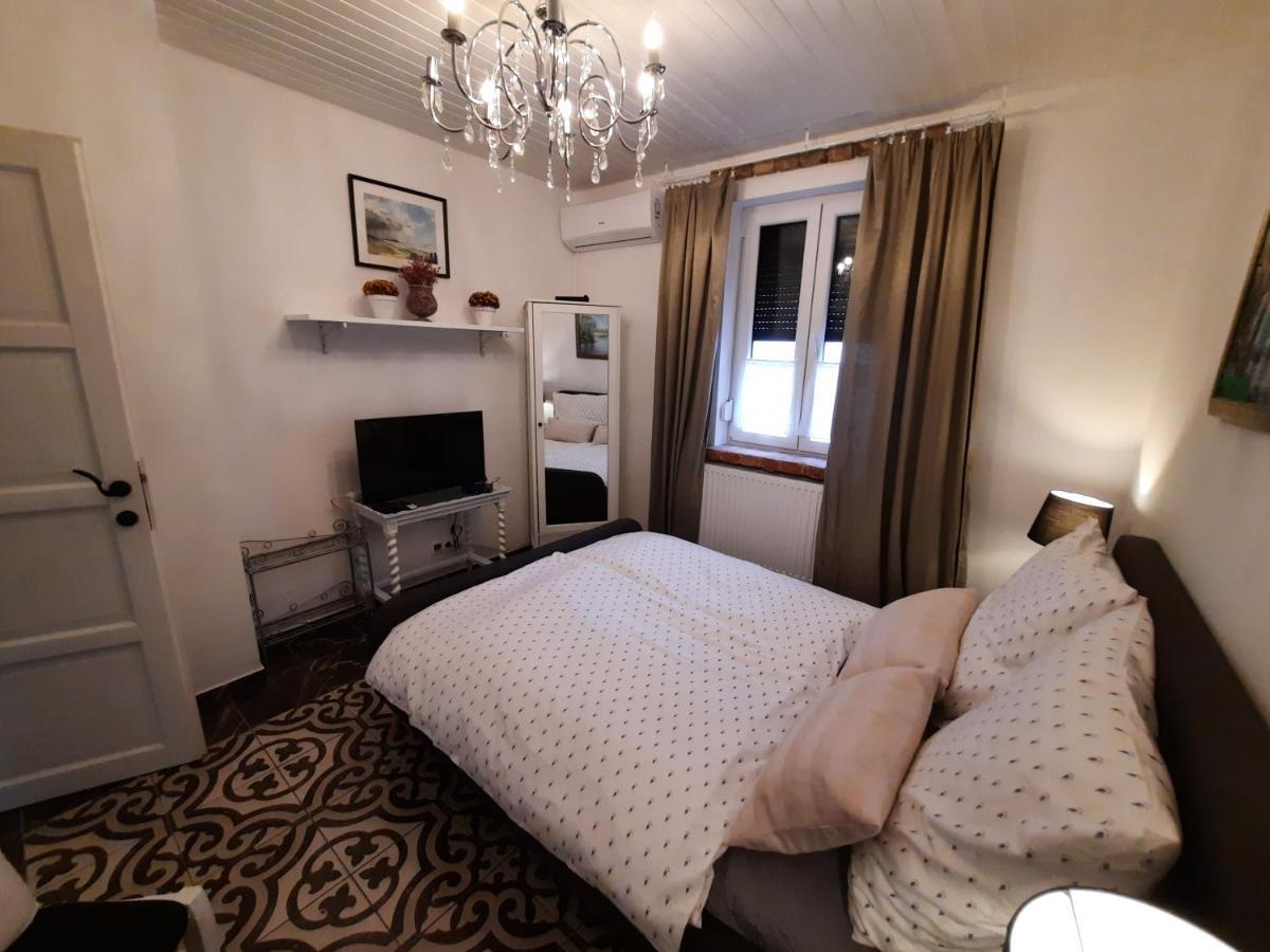 Piac Vendeghaz Hotell Kaptalantoti Exteriör bild