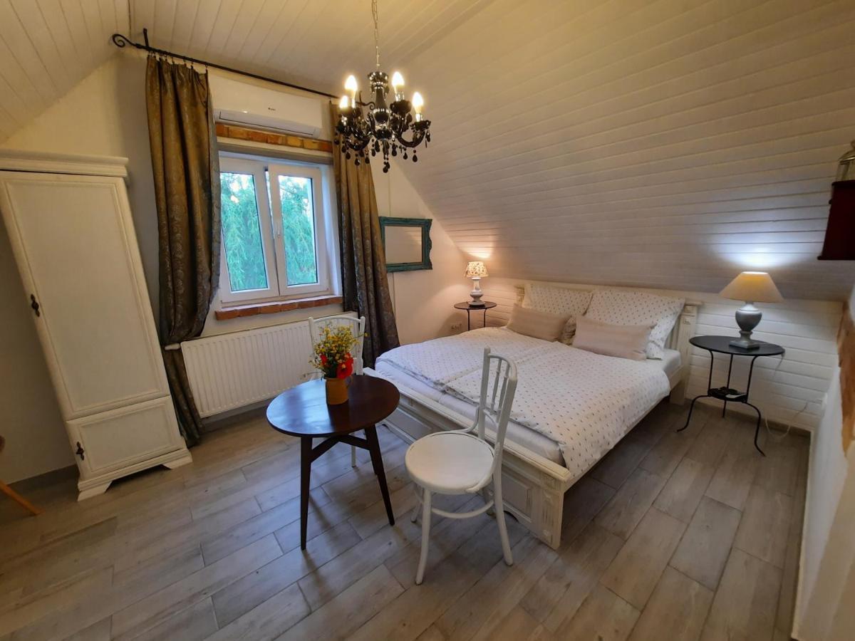 Piac Vendeghaz Hotell Kaptalantoti Exteriör bild